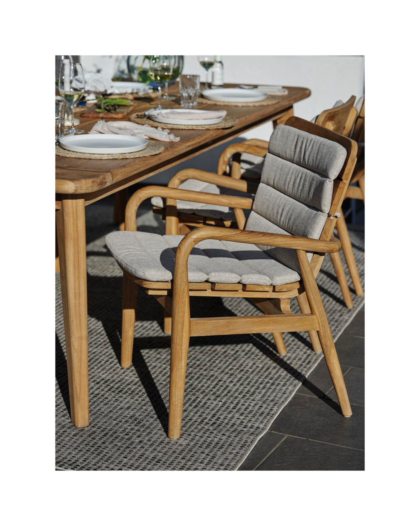 Teak spisestol Lily med armlene